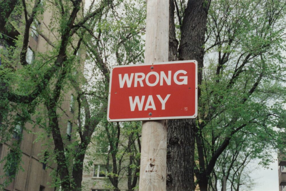wrong-way-標識
